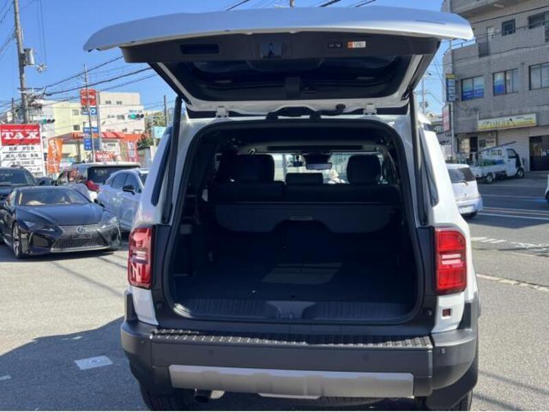 LAND CRUISER 250