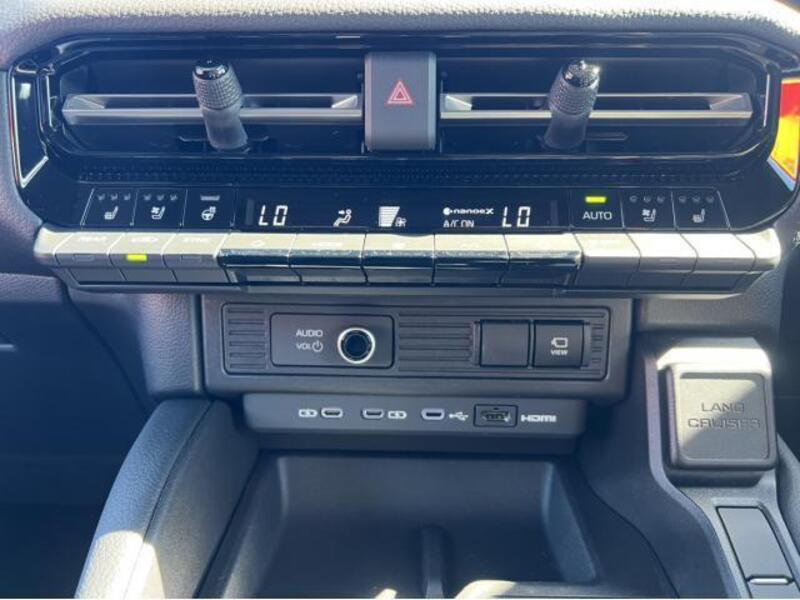 LAND CRUISER 250