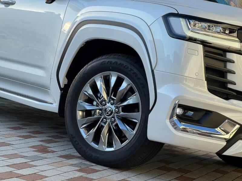 LAND CRUISER