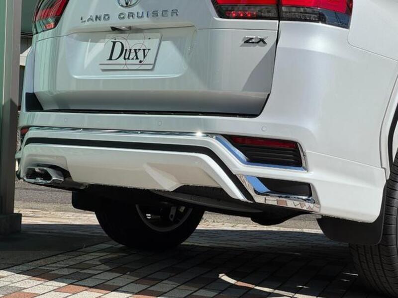 LAND CRUISER
