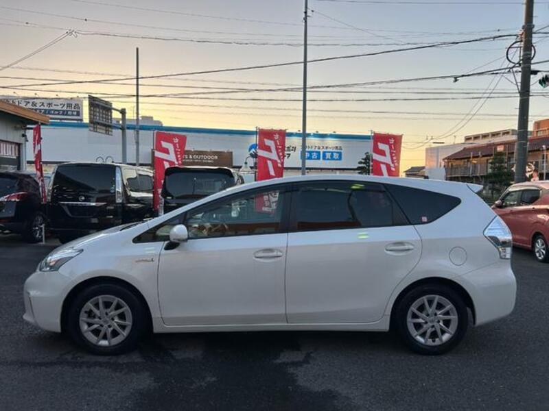 PRIUS ALPHA