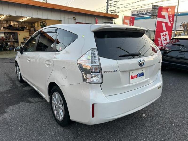 PRIUS ALPHA
