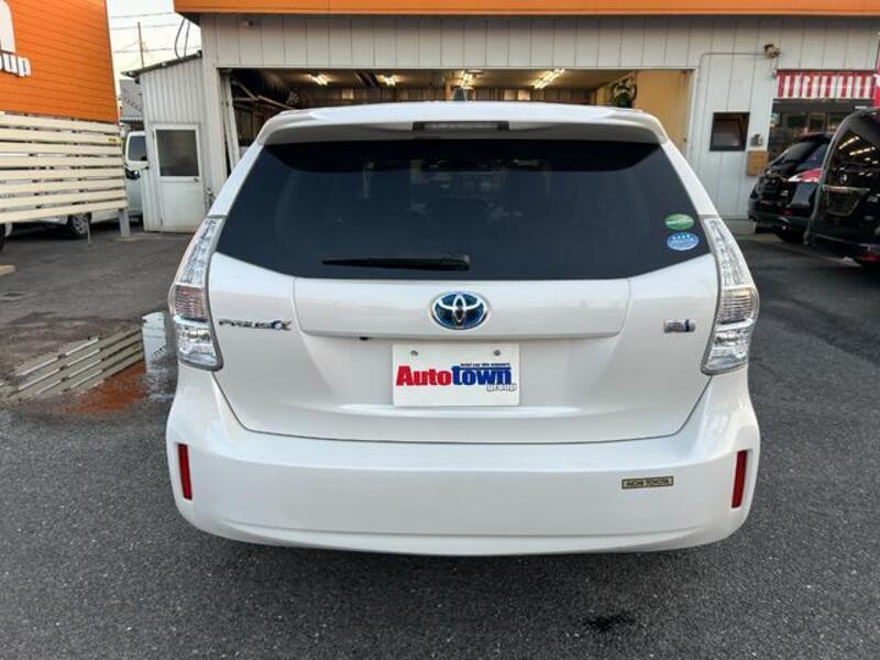 PRIUS ALPHA