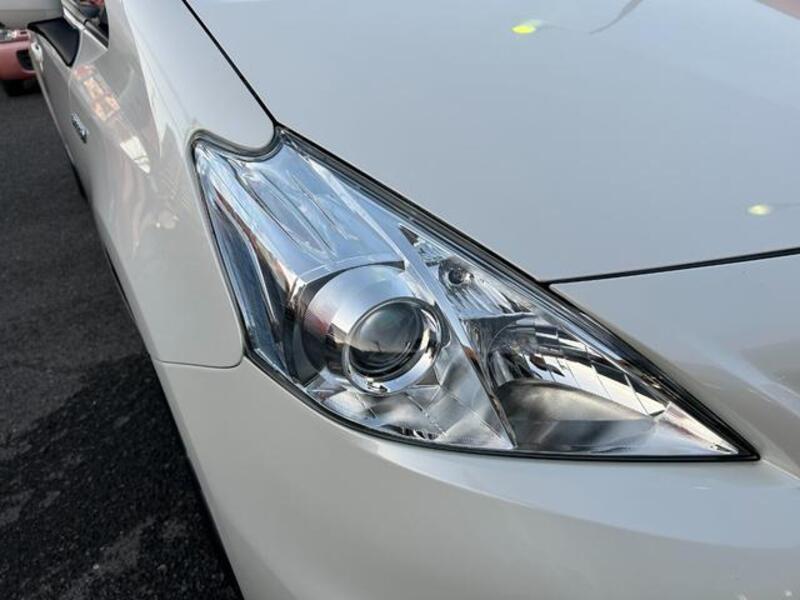 PRIUS ALPHA
