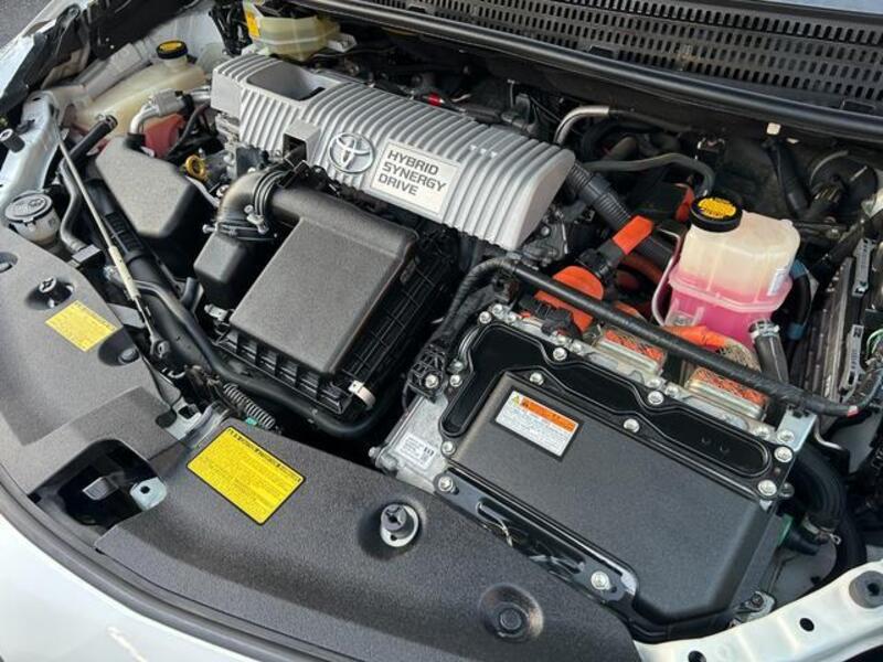PRIUS ALPHA