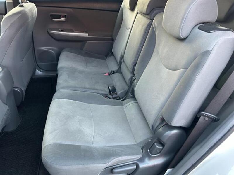 PRIUS ALPHA