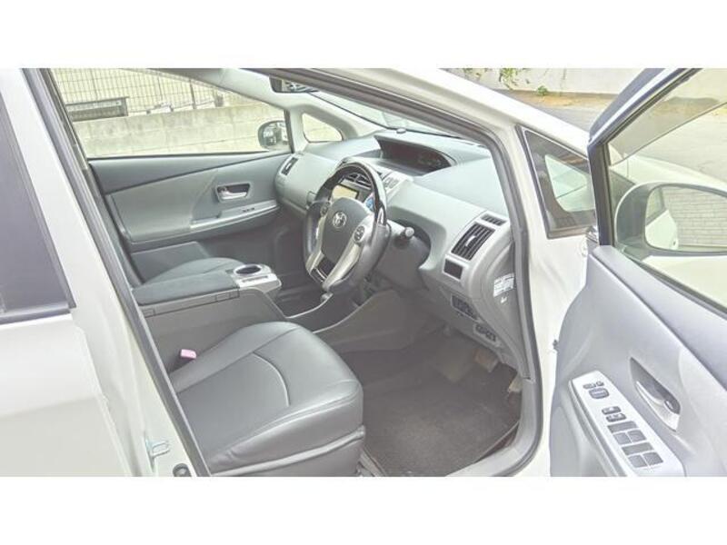 PRIUS ALPHA
