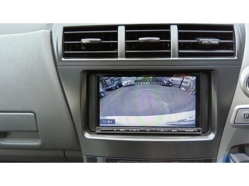 PRIUS ALPHA