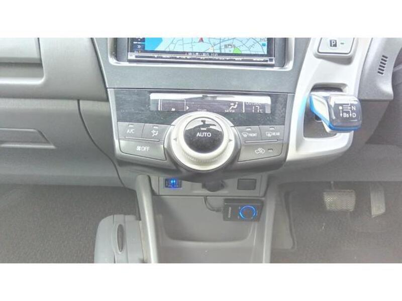 PRIUS ALPHA