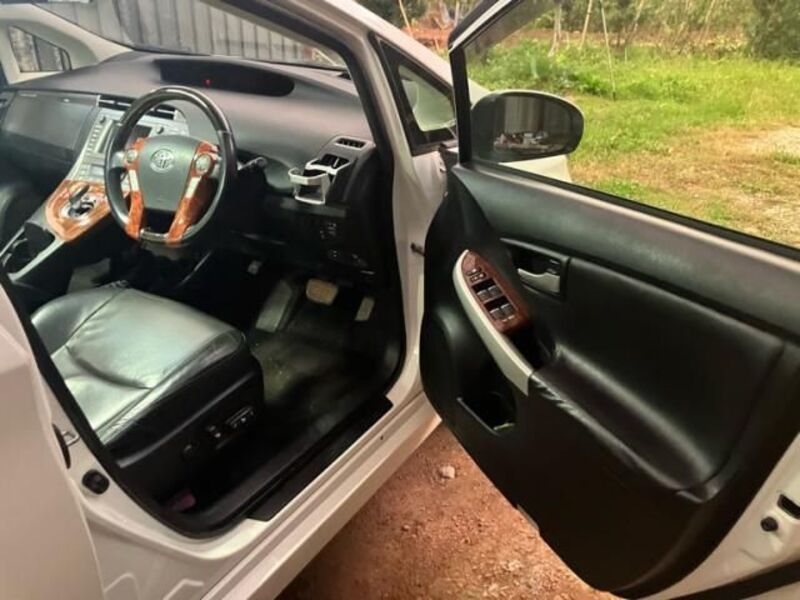 PRIUS PHV