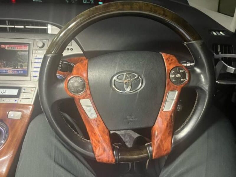 PRIUS PHV