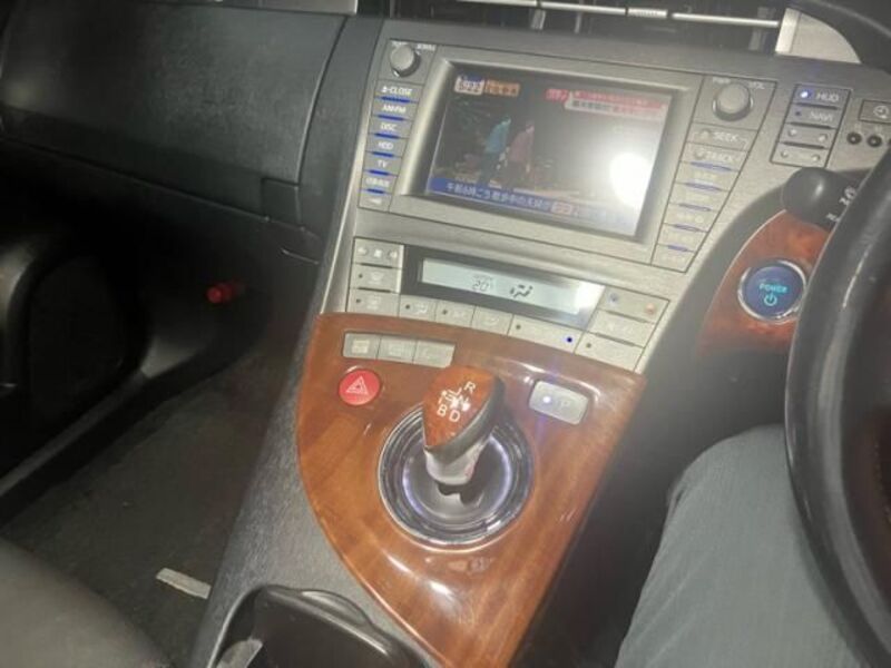 PRIUS PHV