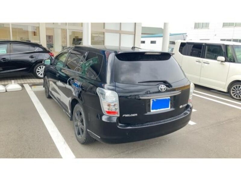 COROLLA FIELDER