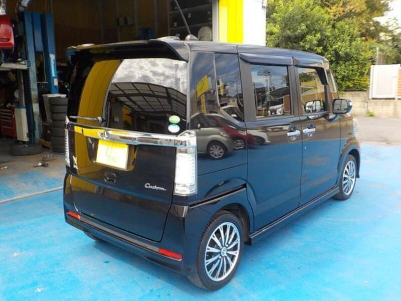 N BOX CUSTOM