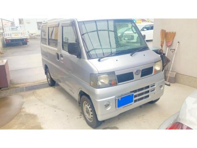 NISSAN CLIPPER VAN