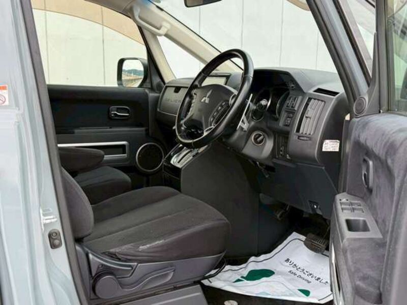 DELICA D5