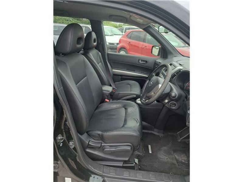 X-TRAIL