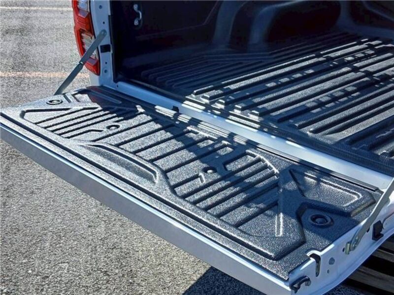 HILUX