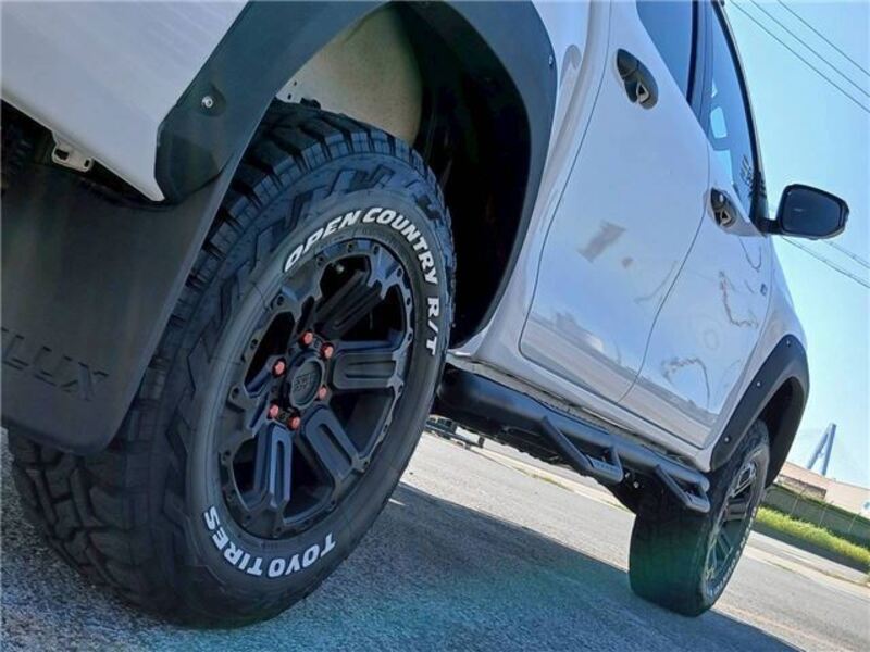 HILUX