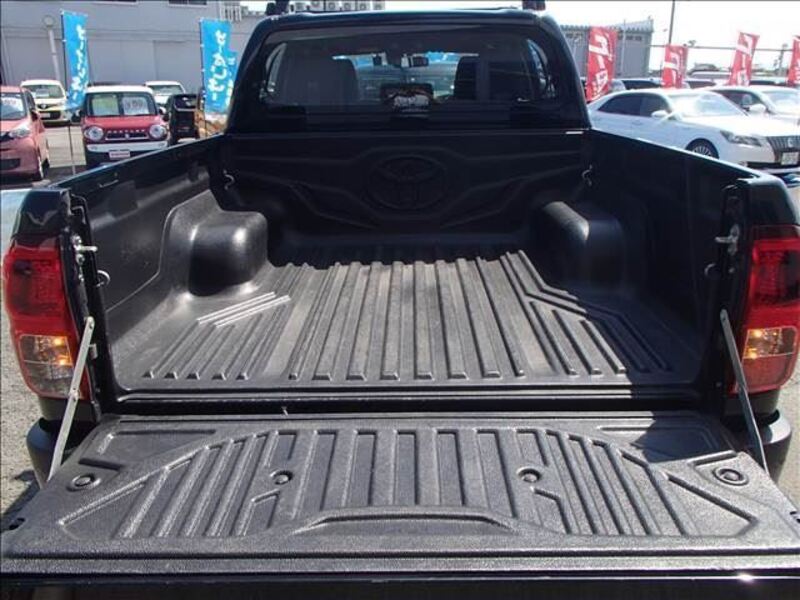 HILUX