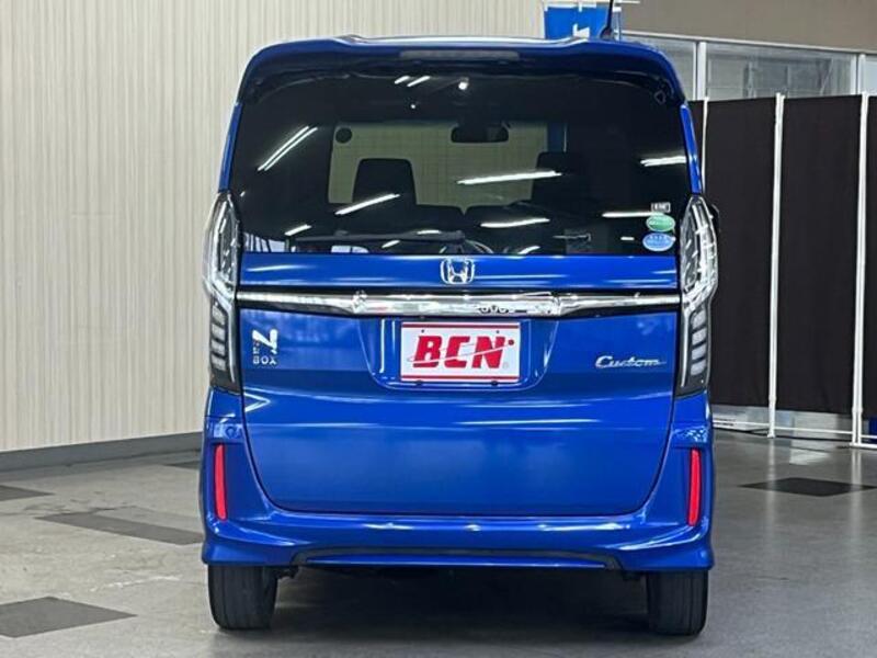 N BOX CUSTOM