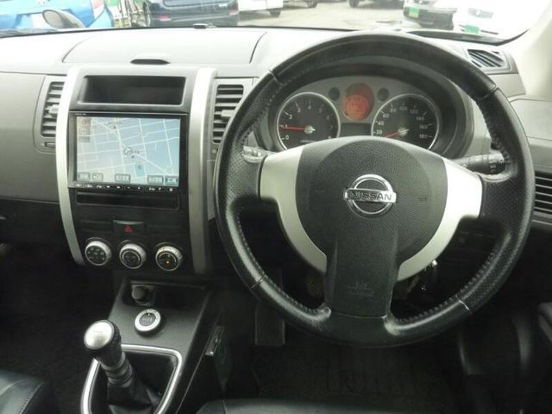 X-TRAIL