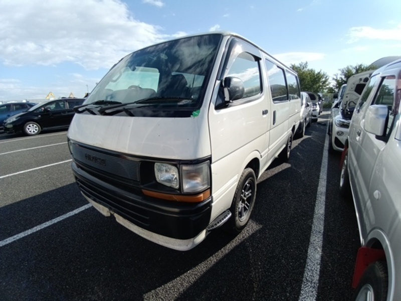 TOYOTA HIACE VAN