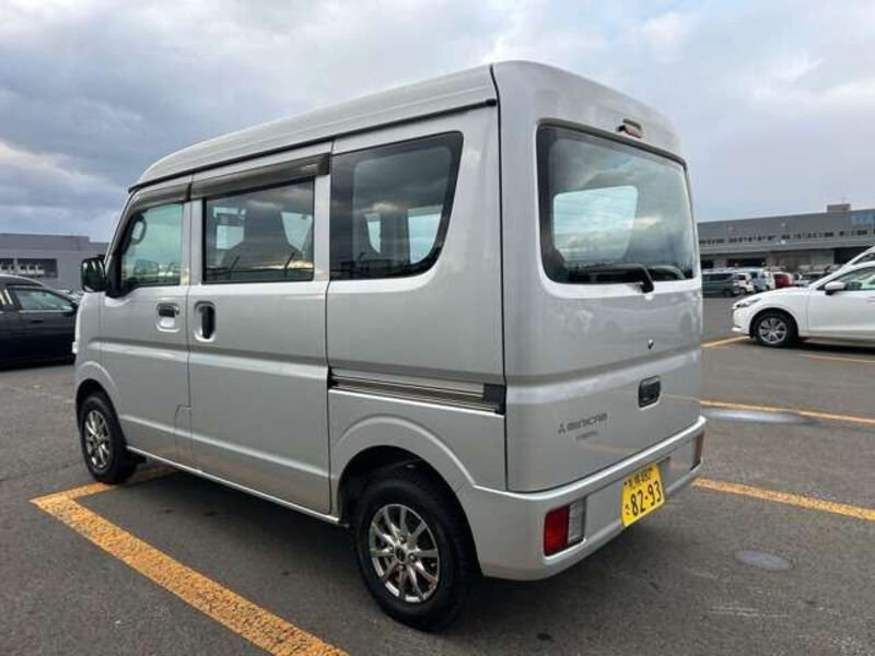 MINICAB VAN