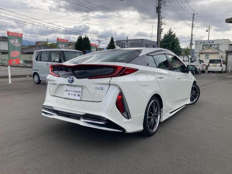 PRIUS PHV
