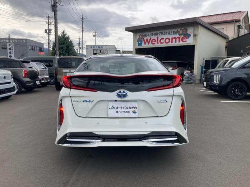 PRIUS PHV
