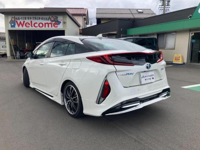 PRIUS PHV