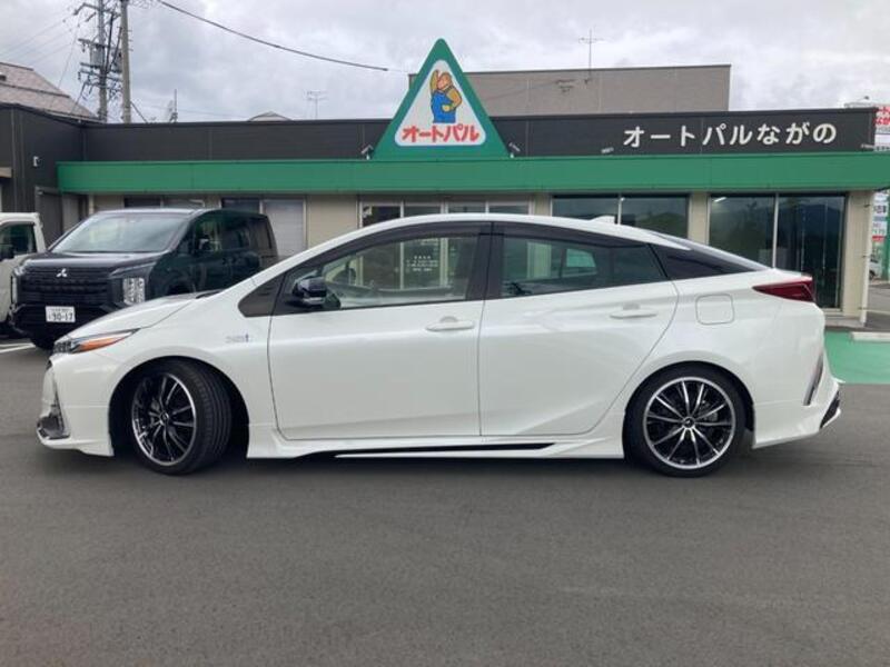 PRIUS PHV