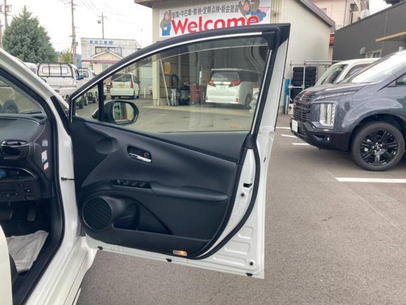 PRIUS PHV