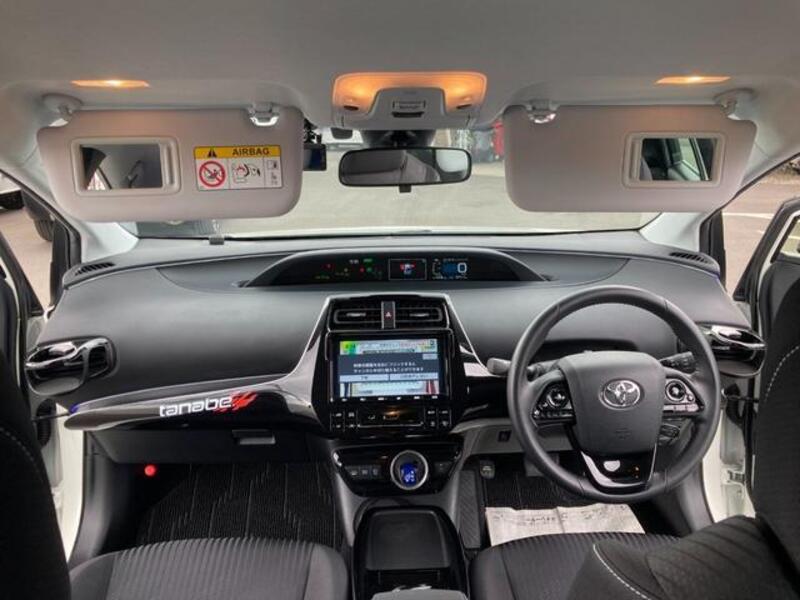 PRIUS PHV
