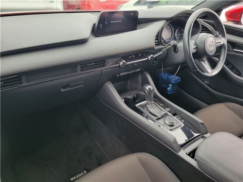 MAZDA3
