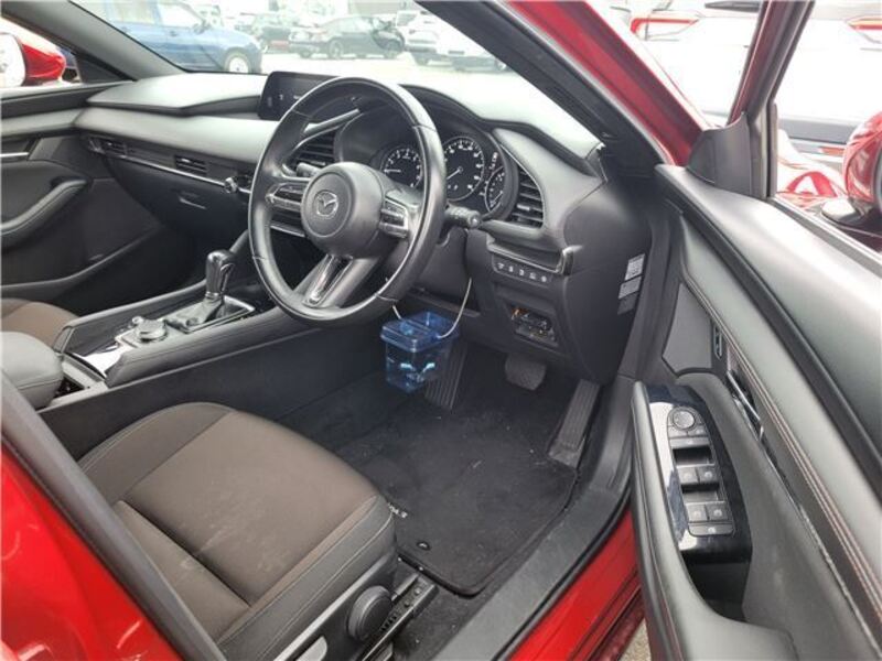 MAZDA3
