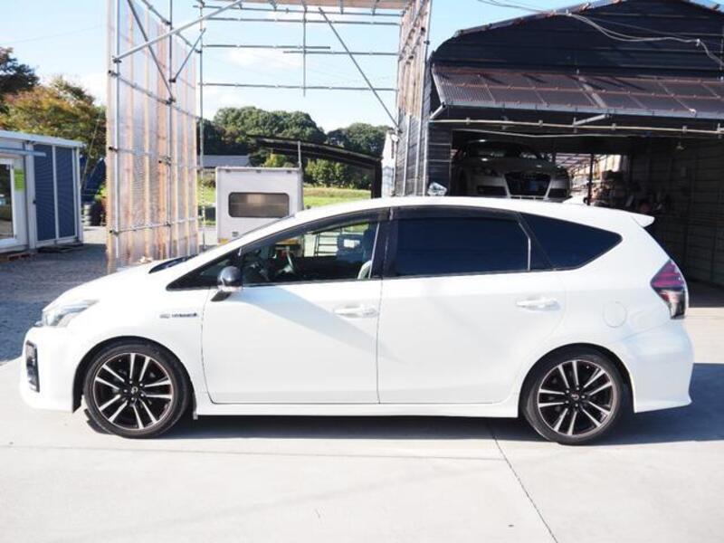 PRIUS ALPHA