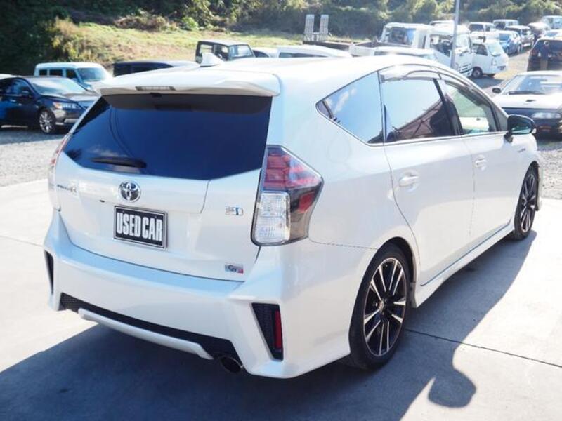 PRIUS ALPHA