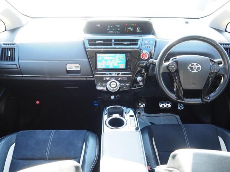 PRIUS ALPHA