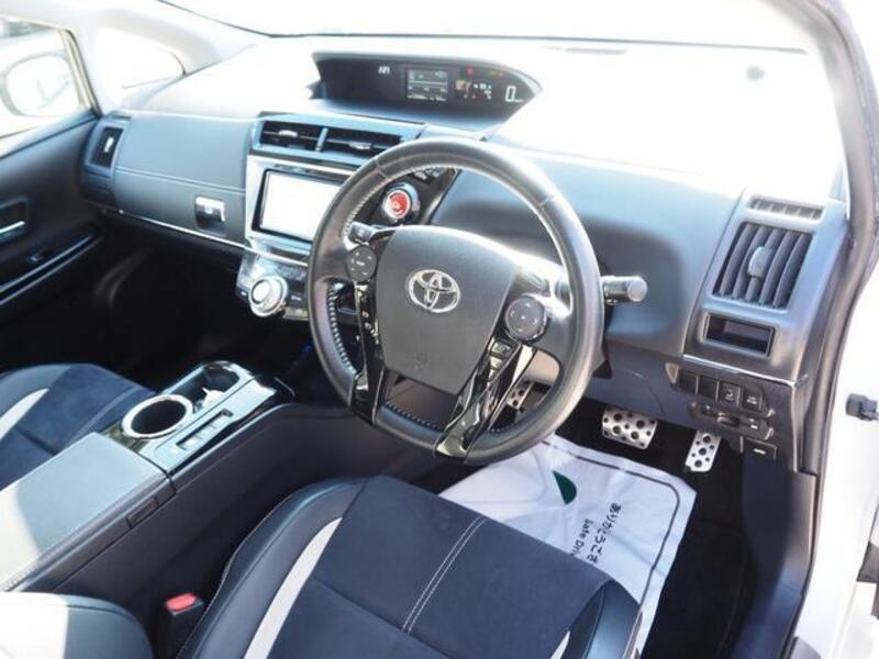 PRIUS ALPHA