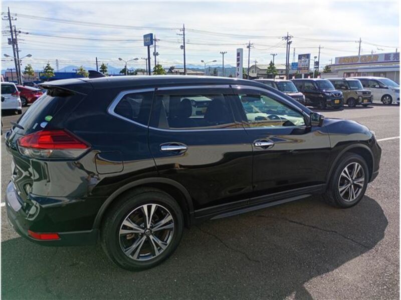 X-TRAIL