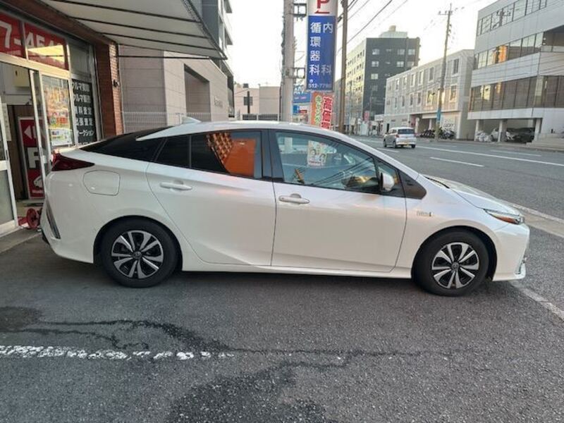 PRIUS PHV