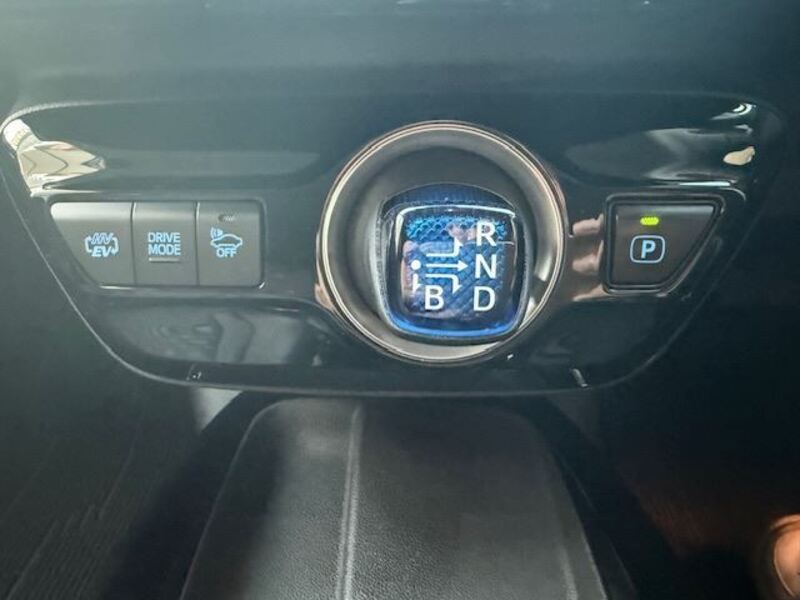 PRIUS PHV