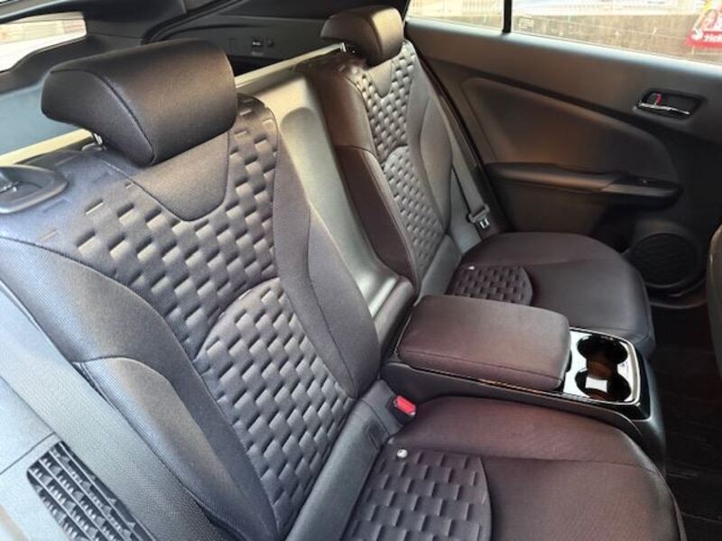 PRIUS PHV