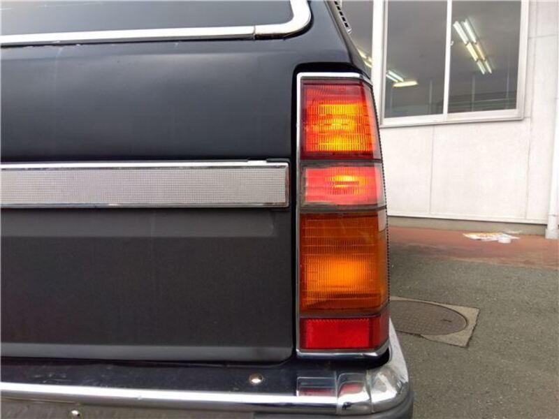 GLORIA WAGON