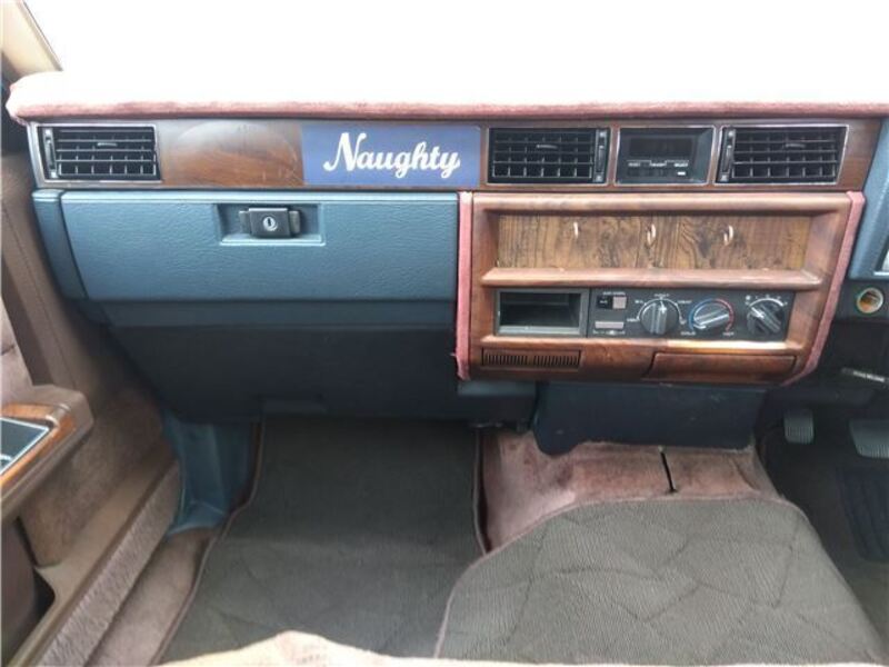 GLORIA WAGON