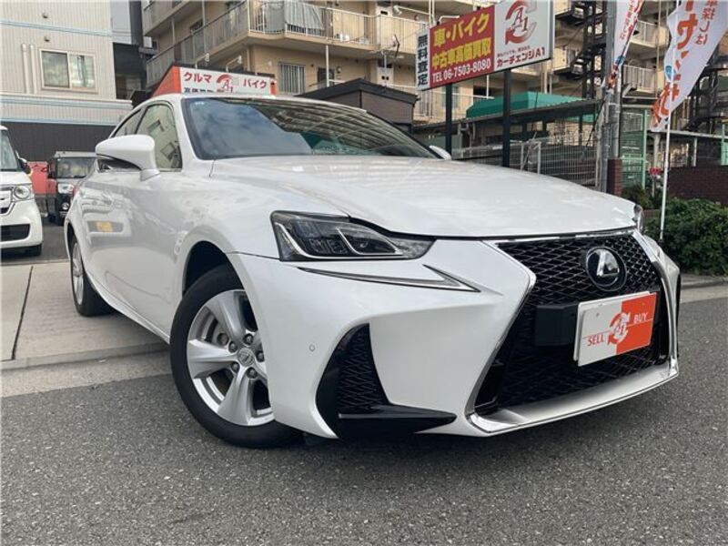 LEXUS IS