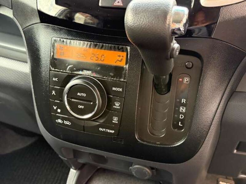 DELICA D2