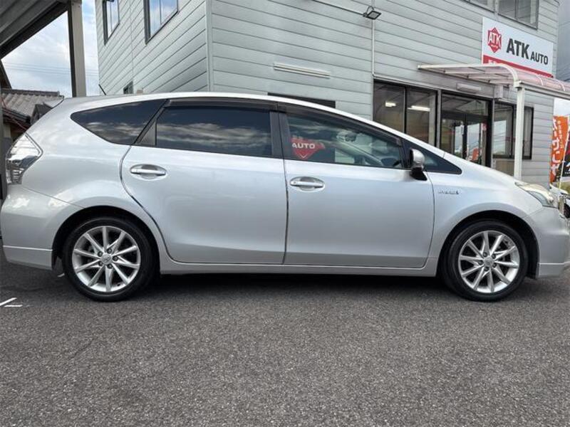 PRIUS ALPHA