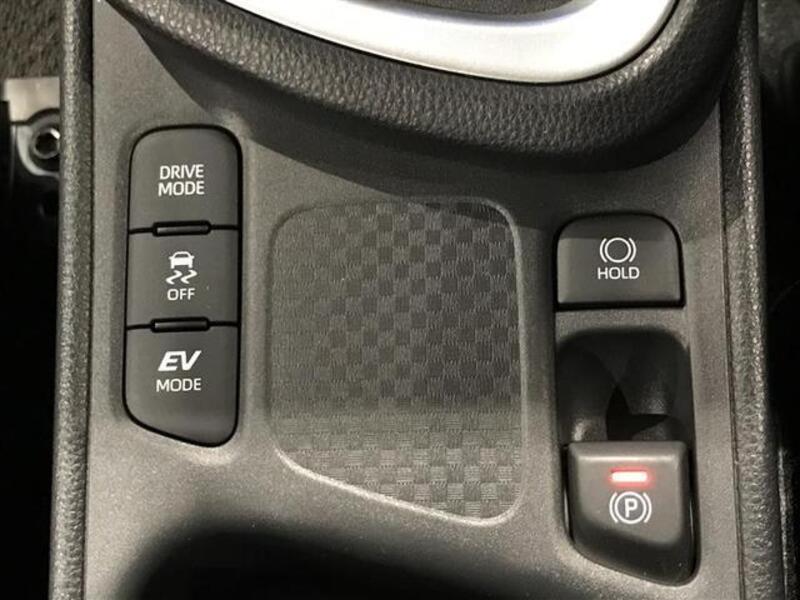 YARIS CROSS